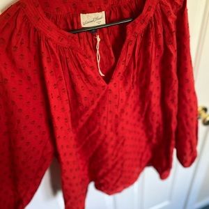 New Universal Thread Top